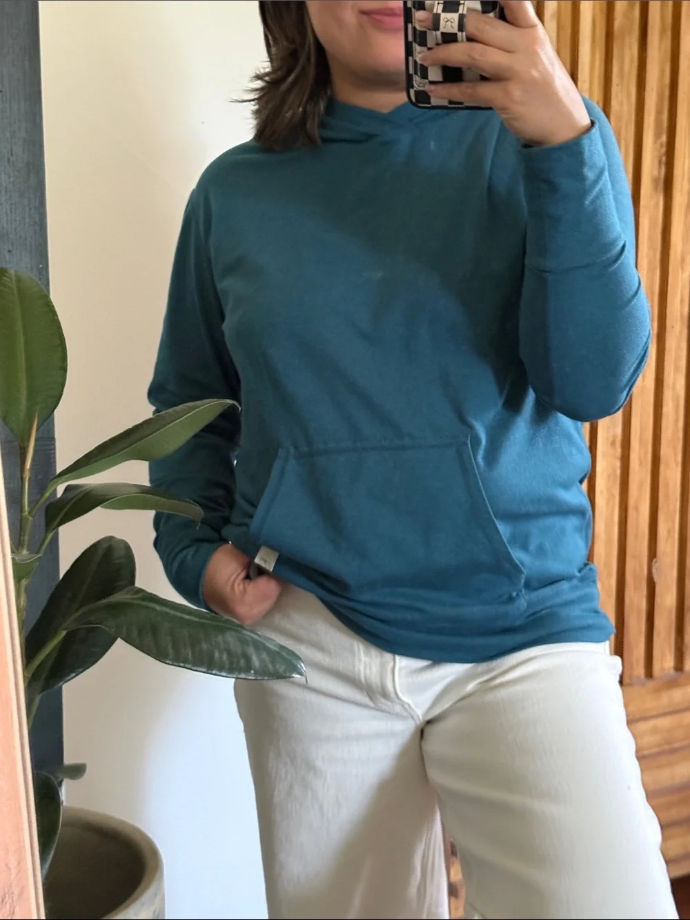 Vuori Halo Performance Pullover in  Cosmo Blue. M - Picture 8 of 8